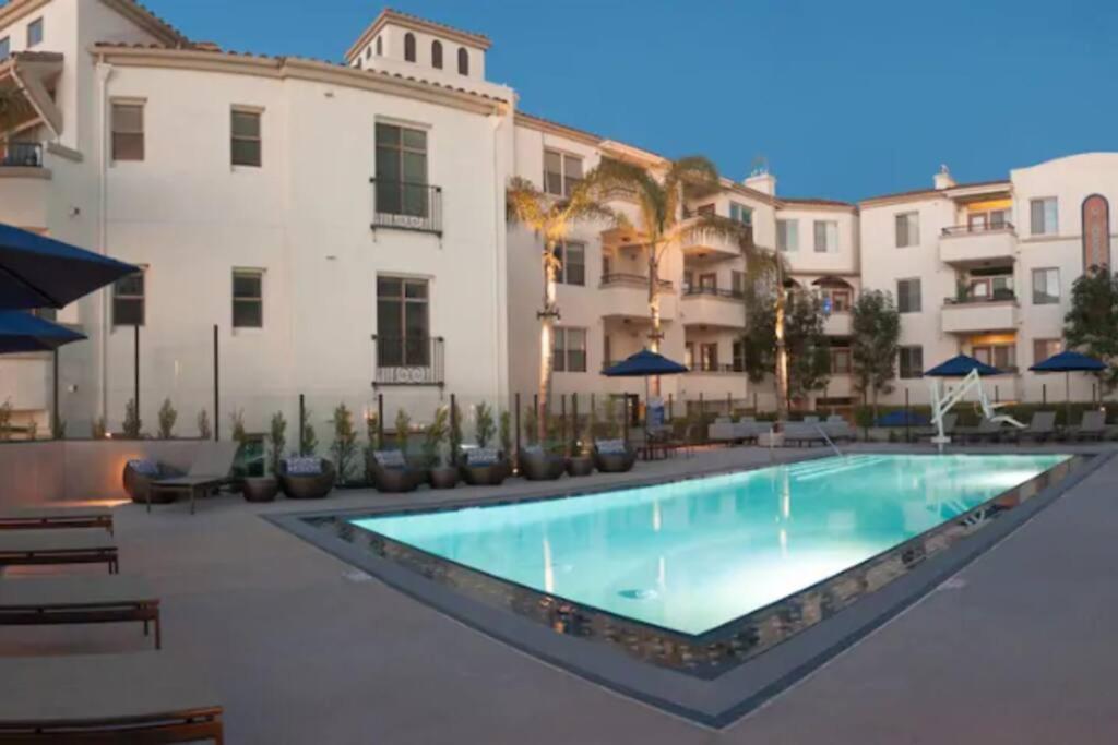 1 Bedroom Xl Condo With King Bed, Garden View, Parking Included — Photos 1